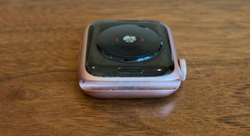 Fair
													Apple Watch SE 1st Gen 40mm - Gold, A2351 - GPS, Aluminum, photo 5 of 10