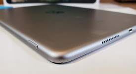 Good
													Apple iPad Pro 10.5" - Unlocked, Gray, 64 GB, photo 4 of 9