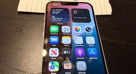 Mint
													Apple iPhone 13 - Unlocked, Starlight, 128 GB, A2482, photo 4 of 9