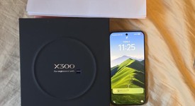 Mint
													Vivo X300 - Unlocked Non-US, Black, 512 GB, 16 GB, photo 2 of 11