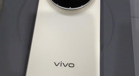 Mint
													Vivo X300 Pro - Unlocked Non-US, Dune Brown, 512 GB, 16 GB, photo 4 of 16