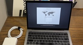 Good
													MacBook Pro 2017 (No Touch Bar) - 13" - I5, Gray, 512 GB, 16 GB, photo 1 of 9