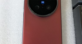 Good
													Vivo X200 Ultra - Unlocked Non-US, Red, 512 GB, 16 GB, photo 3 of 9