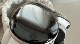 Mint
													Apple Vision Pro - 256 GB, photo 2 of 10