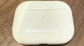 Used
													Apple AirPods Pro 2 - Lightning, photo 3 of 4