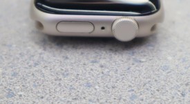 Mint
													Apple Watch SE 2nd Gen 40mm - Starlight, A2722 - GPS, Aluminum, photo 4 of 10