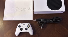 Mint
													Xbox Series S (2020) - White, 512 GB, photo 2 of 9