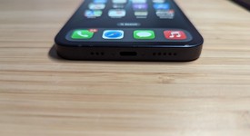 Good
													Apple iPhone 12 - Unlocked, Black, 64 GB, A2172, photo 4 of 15