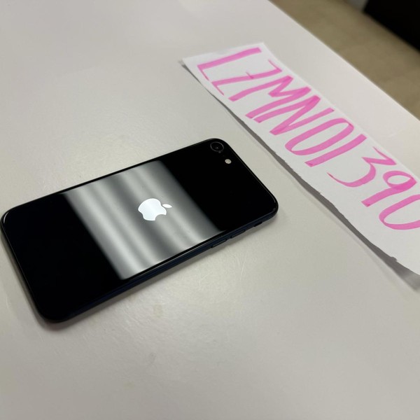 Apple iPhone SE 3rd Gen 2022 - Unlocked, 64 GB, Midnight, A2595