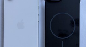 Mint
													Apple iPhone 16e - Unlocked Non-US, White, 128 GB, A3410, photo 2 of 5