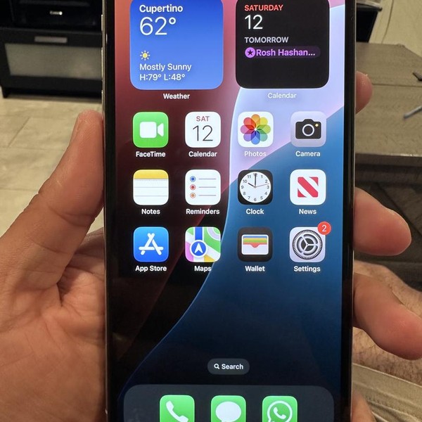 Apple iPhone Xs Max - Unlocked Non-US, 256 GB, Silver, A2101