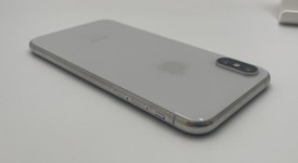 Mint
													Apple iPhone Xs - Unlocked, Silver, 64 GB, A1920, photo 4 of 6