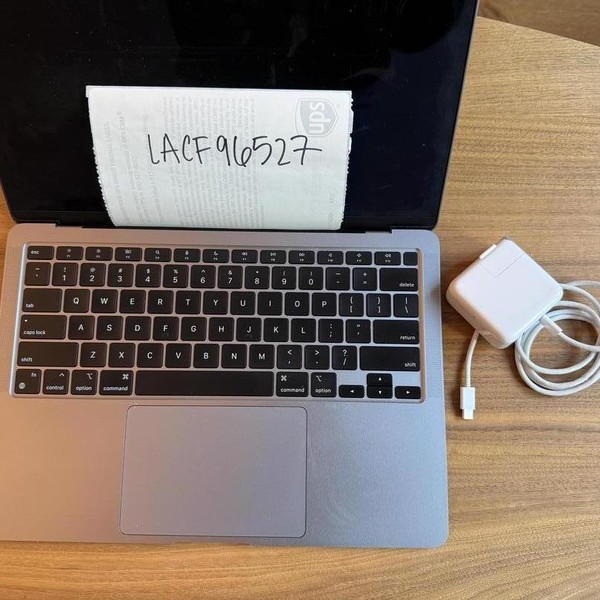 MacBook Air 2020 - 13 inch - 256 GB, Gray, 8 GB, Apple M1