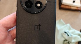 Mint
													OnePlus 13 - Unlocked, Black Eclipse, 256 GB, 12 GB, photo 5 of 10