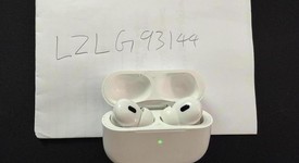 Used
													Apple AirPods Pro 2 - Lightning, photo 2 of 3