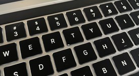 Good
													MacBook Pro 2020 - 13" - Apple M1, Silver, 256 GB, 8 GB, photo 4 of 7