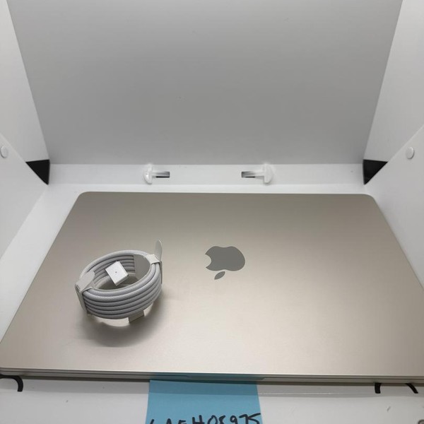 MacBook Air 2026 (M5) - 15 inch - 512 GB, Starlight, 16 GB, Apple M5 10-Core (10-core GPU)