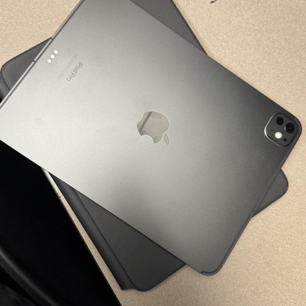 Apple iPad Pro 11 inch (M4) 2024 - Unlocked, 256 GB, Black, 8 GB, A2837, Standard Glass