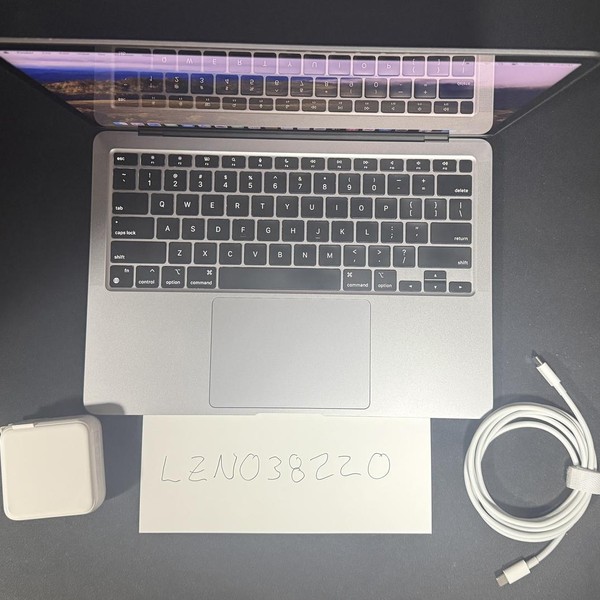 MacBook Air 2020 - 13 inch - 256 GB, Gray, 16 GB, Apple M1