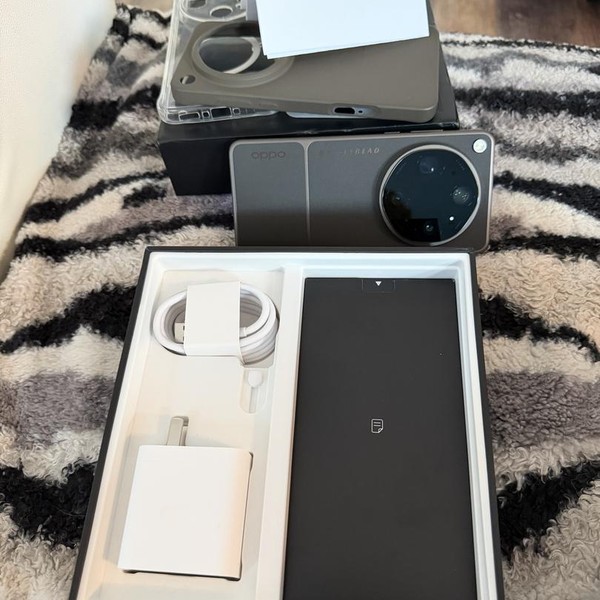 Oppo Find X9 Ultra - Unlocked Non-US, 256 GB, Tundra Umber, 12 GB