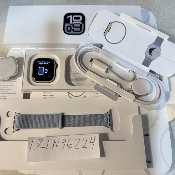 Apple Watch Series 10 42mm - Silver, A2997 - GPS, Aluminum