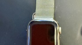 Good
													Apple Watch Series 9 41mm - Unlocked, Gold, A2982 - Cellular, Stainless, photo 4 of 9