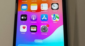 Mint
													Apple iPhone Xr - Unlocked, Black, 64 GB, A1984, photo 2 of 8