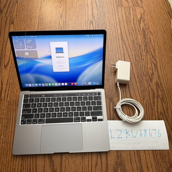 MacBook Pro 2020 - 13 inch - 512 GB, Gray, 8 GB, Apple M1