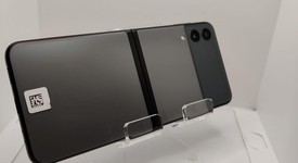 Fair
													Samsung Galaxy Z Flip3 5G - Unlocked, Black, 128 GB, 8 GB, SM-F711U1, photo 2 of 7