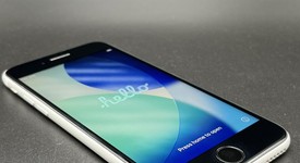 Good
													Apple iPhone SE 2nd Gen 2020 - Unlocked, White, 256 GB, A2275, photo 3 of 5