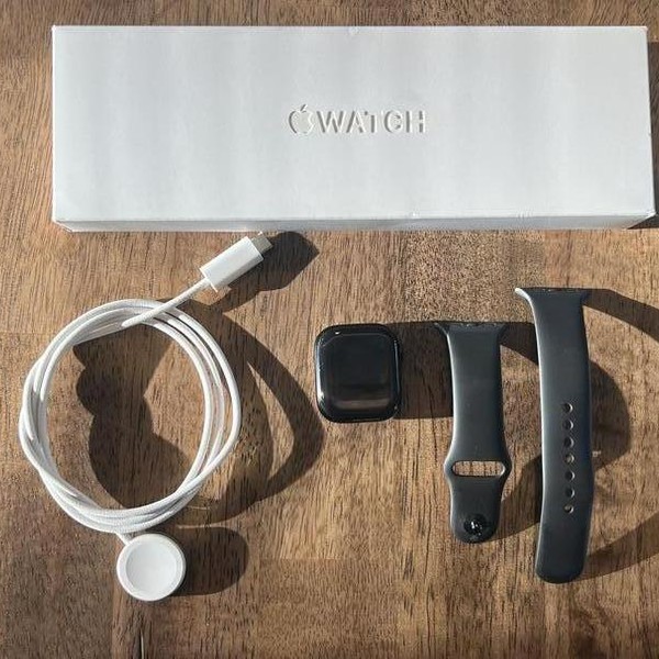 Apple Watch Series 10 42mm - Black, A2997 - GPS, Aluminum