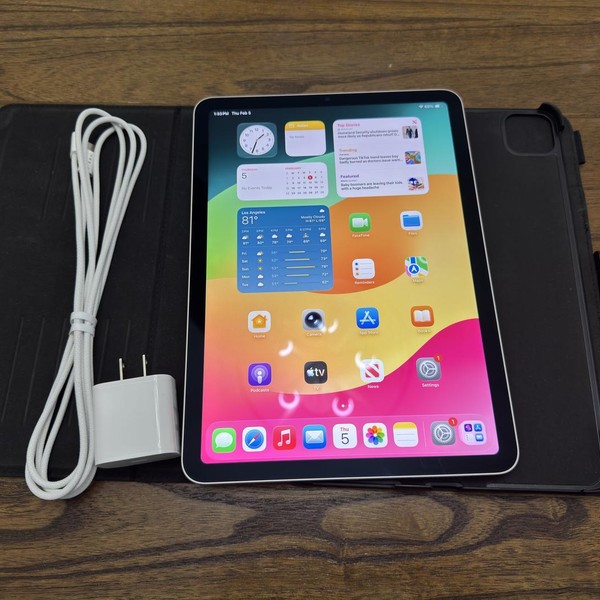 Apple iPad Air 5th Gen - Wi-Fi, 64 GB, Pink, A2588