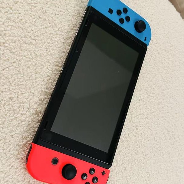 Nintendo Switch - 32 GB, Red & Blue