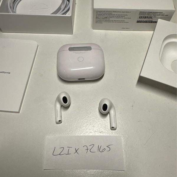 Apple AirPods 3rd Gen - Lightning Case