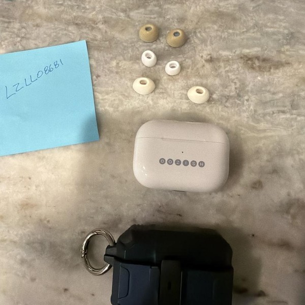 Apple AirPods Pro 2 - Lightning