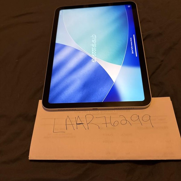 Apple iPad 11th Gen - Wi-Fi, 256 GB, Silver, A3354