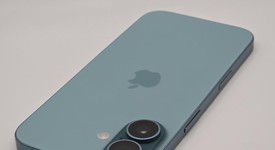 Fair
													Apple iPhone 16 - Unlocked, Teal, 128 GB, A3081, photo 4 of 6