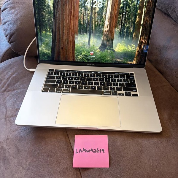 MacBook Pro 2021 - 16 inch - Apple M1 Pro 10-core, Silver, 512 GB, 16 GB