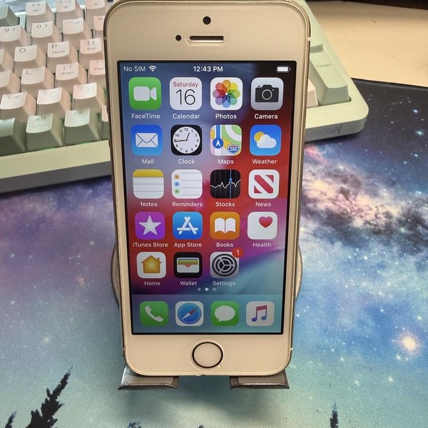Apple iPhone 5S - Unlocked, 32 GB, Gold, A1533, GSM