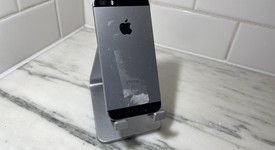 Fair
													Apple iPhone SE 1st Gen 2016 - AT&T, Grey, 128 GB, A1662, photo 2 of 7