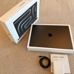 Good MacBook Pro Late 2023 (M3) - 16 inch - Apple M3 Max 16-core, Black, 1 TB, 48 GB, 40-core GPU