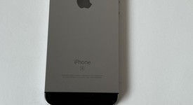 Good
													Apple iPhone SE 1st Gen 2016 - Unlocked, Grey, 16 GB, A1662, photo 3 of 7