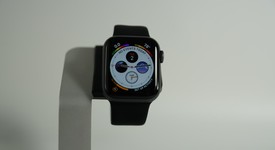Fair
													Apple Watch Series 4 40mm - Gray, A1977 - GPS, Aluminum, photo 3 of 7