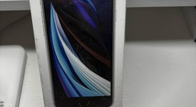 New
													Apple iPhone SE 2nd Gen 2020 - Cricket, White, 64 GB, A2275, photo 4 of 4