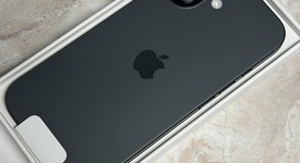 Mint
													Apple iPhone 17 - Unlocked, Black, 256 GB, A3258, photo 3 of 11