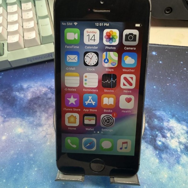 Apple iPhone 5S - AT&T, 16 GB, Gray, A1533