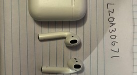 Used
													Apple AirPods 2nd Gen - Lightning Case, photo 3 of 4