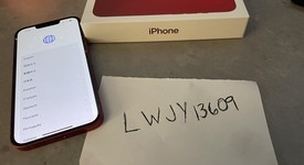 Mint
													Apple iPhone 13 - Verizon, Red, 128 GB, A2482, photo 4 of 8