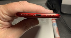 Fair
													Apple iPhone SE 3rd Gen 2022 - Unlocked, Red, 64 GB, A2595, photo 4 of 6