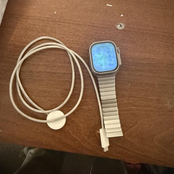 Apple Watch Ultra 49mm - Unlocked, Titanium, A2622